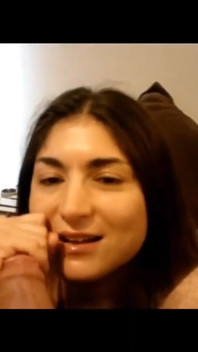 Wach mich auf. Fick mein gesicht. Füttere mich mit sperma ...