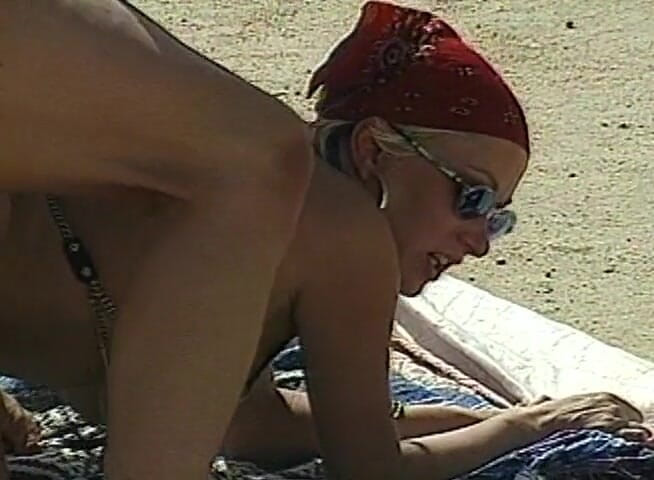 Public Lust: Rubia milf con grandes tetas consigue en cuatro al aire...