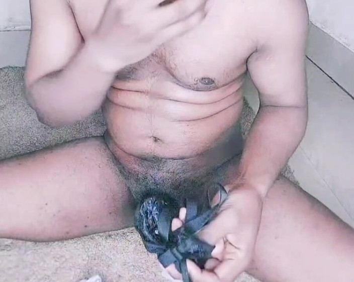 Sissy Slut Simran: Сисси раздевается, мужественность для женственности, жопы, краснеет задницей к роту