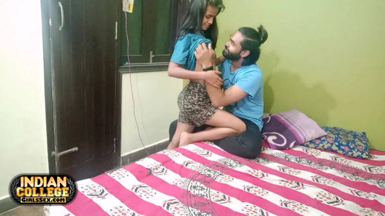 Hindi-Sex: Juicy 18 Year Old Skinny Desi Girlfriend Fucked by Indian Hunk