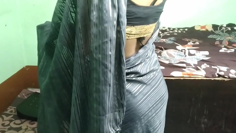 Hashini Hirunika: Une demi-sœur desi se fait baiser par son demi-frère indien...