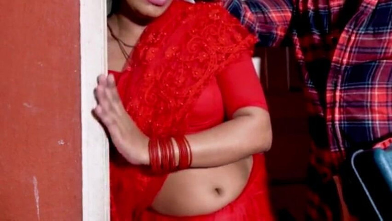 ADM111AG: Sexy vdaná manželka učila svého dospívajícího švagra