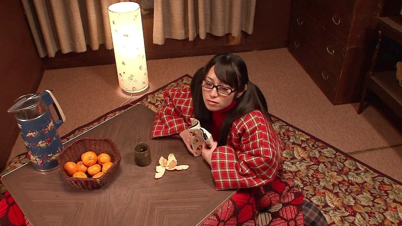 Solo Japanese: Горячая соло-сцена с тинкой, азиатской девкой