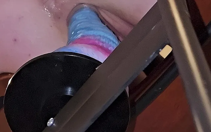 In Need of the Fist: Renea Gets Her Pussy Rammed on a Fucking Machine