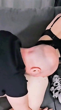 Tunjukkan thong saya membuatkannya makan pepek saya dalam duduk muka dan mengongkek saya dengan telit dan memancut mani pada pepek basah saya