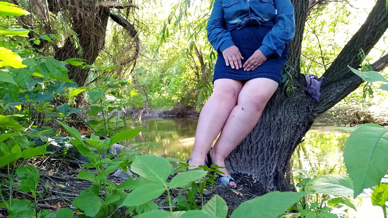 Elena: Hot MILF takes off her panties at the lake and...
