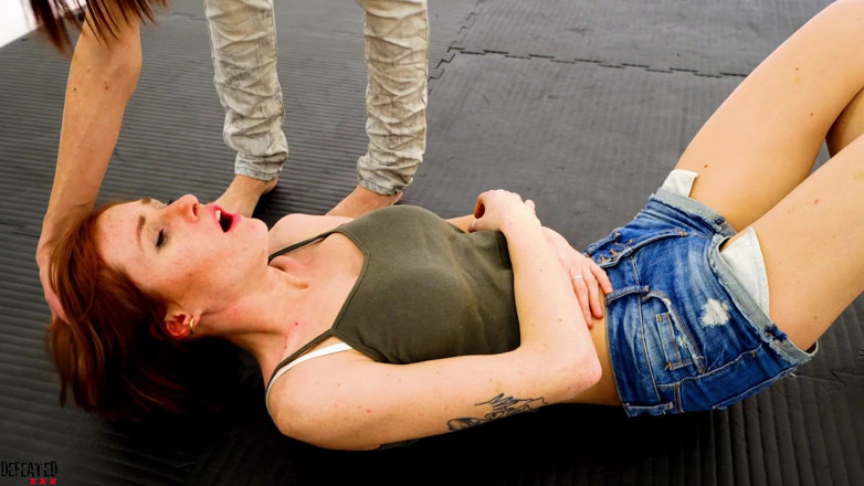 Defeated Sex Fight: Meryl vs Valerie - Dwie szczupłe pisklęta walczące agresywnie