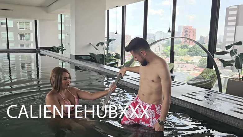 Calientehubxxx: Fiesta En La Piscina, Gali Y Tigre