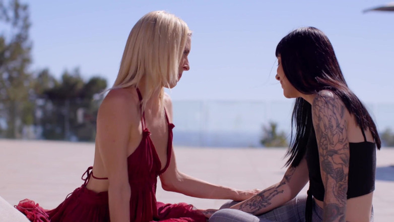SweetheartVideo: Strap It on