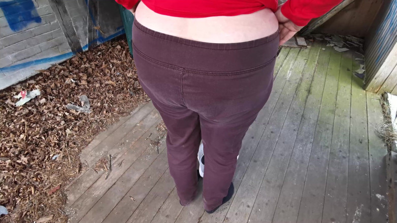 Bouncy Tits Action: Punis tes petits seins blancs