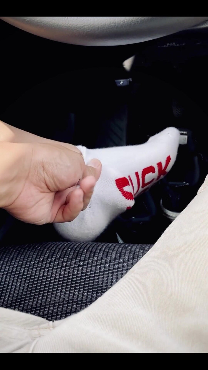 UnderXiaoQiang: I Got These Suck Socks for Sale