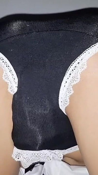 Moje chůva ráda masturbuje, když jsme doma sami