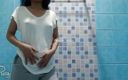 AmPussy: Очаровательная юная Филиппинка принимает душ