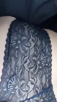 Omg! Ce iese din pizda ei?