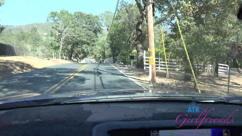 ATK Girlfriends: Stříkání spermatu na tváři teenagerky v Paříži