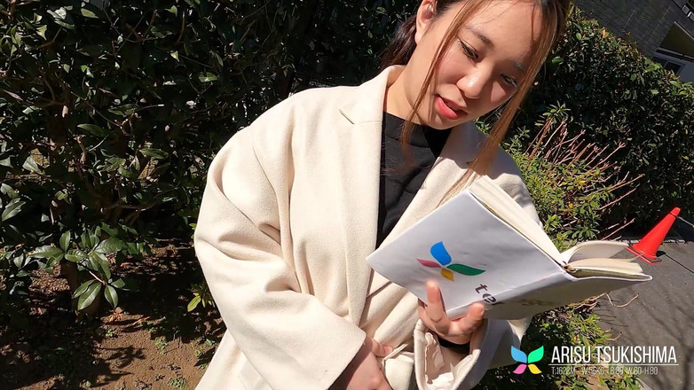 Tenshigao: Alice Tukishima přijde na návštěvu na své první porno natáčení...