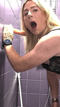 Dubbel dildo i en dusch