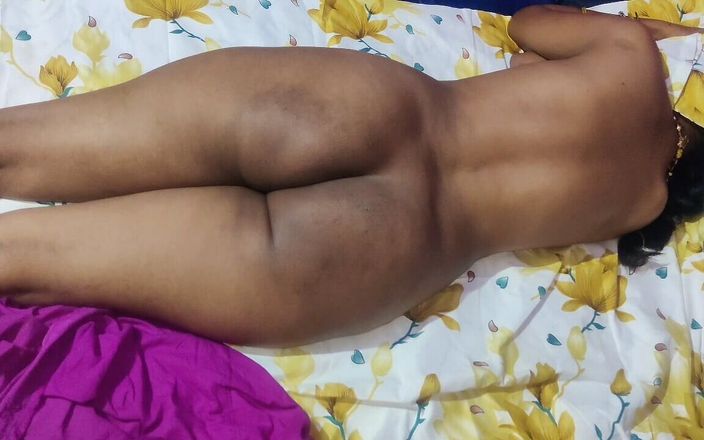 Suryasushma: Caliente india hermanastra, coño desnudo, culo, romance en cama