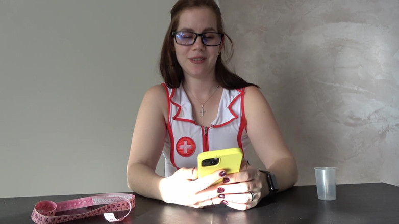 Anna Sky: Examinarea De Către Dr. Anna Umilește O Pulă Mică În Franceză