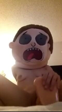 Husband-fist-wife: Morty maska a malé tan dildo
