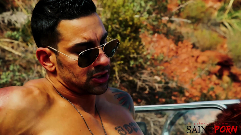 SaintPorn: Jayme Janes chauffe le désert avec du sexe et avale...