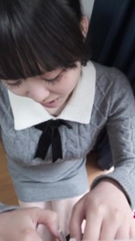 소셜 미디어에 게시됨! 가슴이 큰 대학생의 진짜 이야기