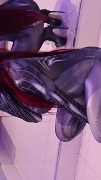 Spidergirl zuigt de goo