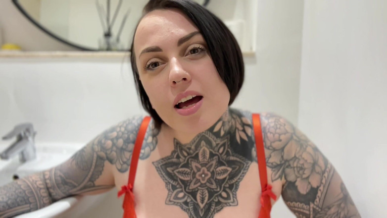 Miss Valentina: Tandas Manusia