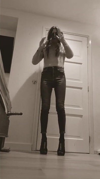 Sisshusband Pose and Ride Dildo 07