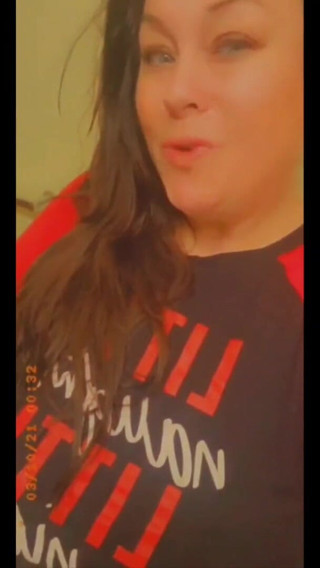 Bellacarina94: 私の巨大な自然のおっぱいを披露し、遊んでいる私のホットクリップがたくさん