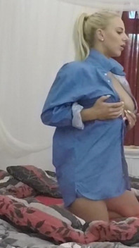 Una stupenda bionda ama twerkare