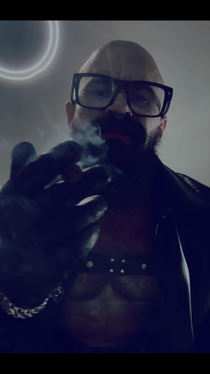 Mister Stone: Послухайте господаря