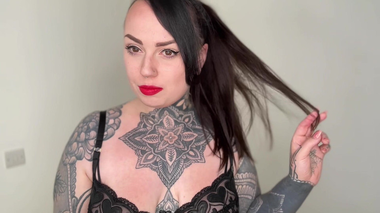 Miss Valentina: Zostań moim niewolnikiem seksualnym