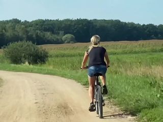 Katerina Hartlova: Aku di atas sepeda