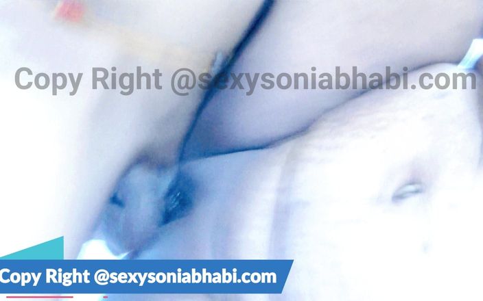 Sexwithsonia: Sonia baise et romance avec un inconnu