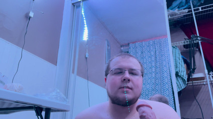 Chubbybidude: หนุ่มอ้วนเกย์ฝึกดูดควยด้วยดิลโด้สีดำ