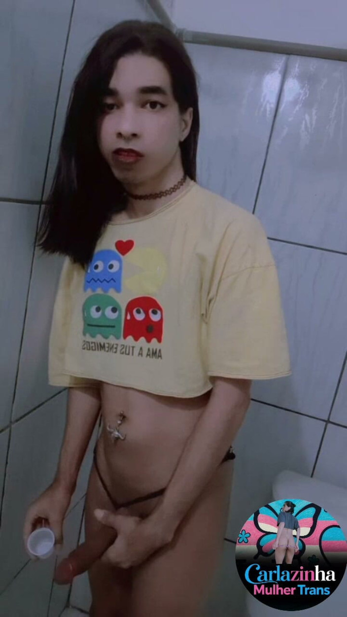 Srta. Carla: Carlazinha Safada Naked on Her Knees Asking for Cum on...