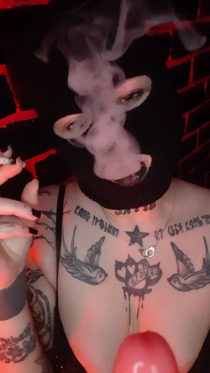 MessalinaHorror: Noface smoke oral seks