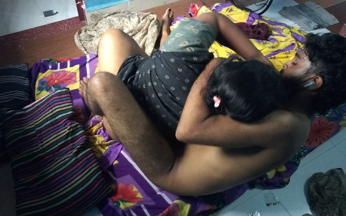 Tamil lesbian: Solo relájate hablando después del sexo