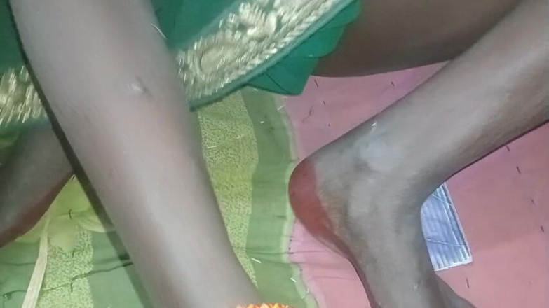 Kajal ki chut: mere land ko bhaabhi ke munh men daalna aur use...