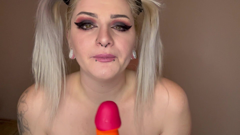 EeveeXo: Harley quinn fa un pompino salivoso