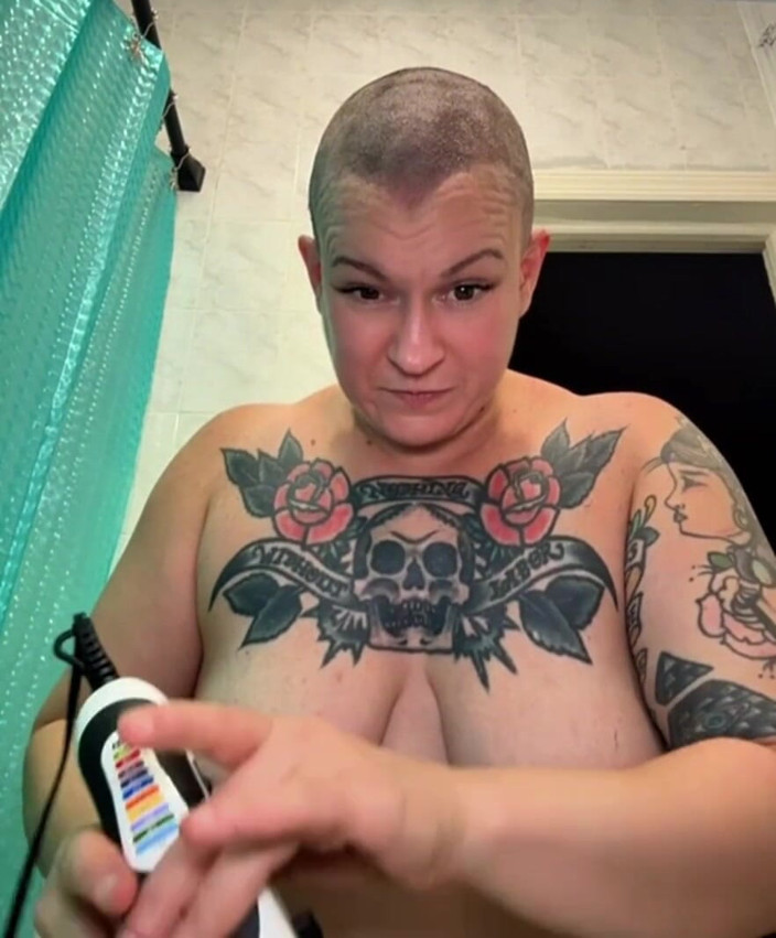 Quinn Marie: Shaving My Head Topless
