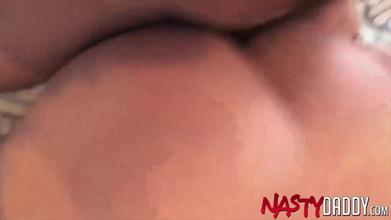 Nasty Daddy: NASTYDADDY Daddy Trenton Ducati dijilat ducati dan dikongkek tanpa kondom