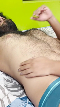 हनी ब्लो जॉब, लड़की लड़के को बहकाती है और लंड पर शहद डालती है और लंड चुसाई करती है