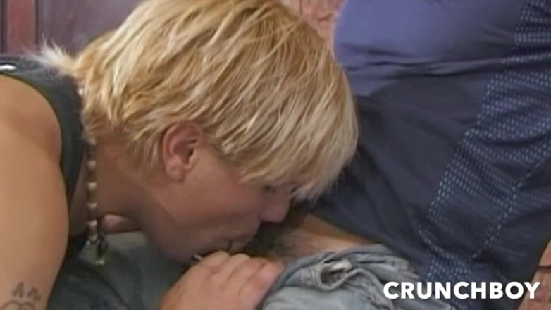 Crunch French bareback porn: Young neukt een oude man