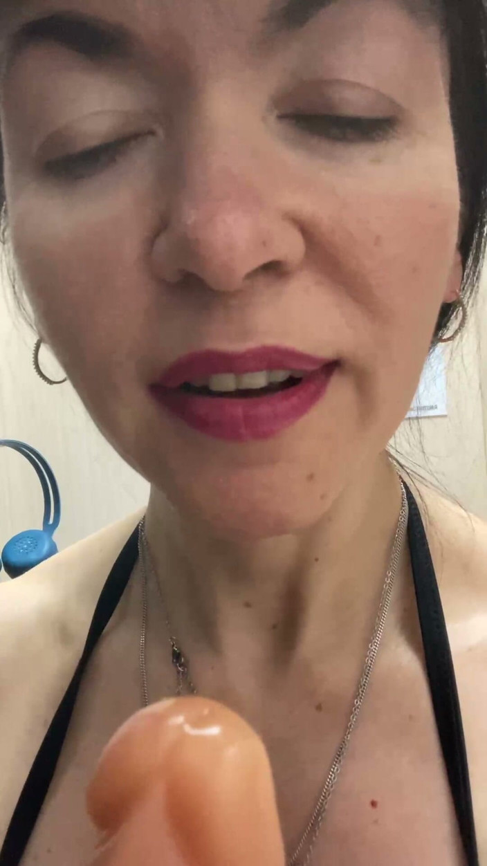 AnnaFit: Sexy Meisje Na De Training Smeekt Om Anaal