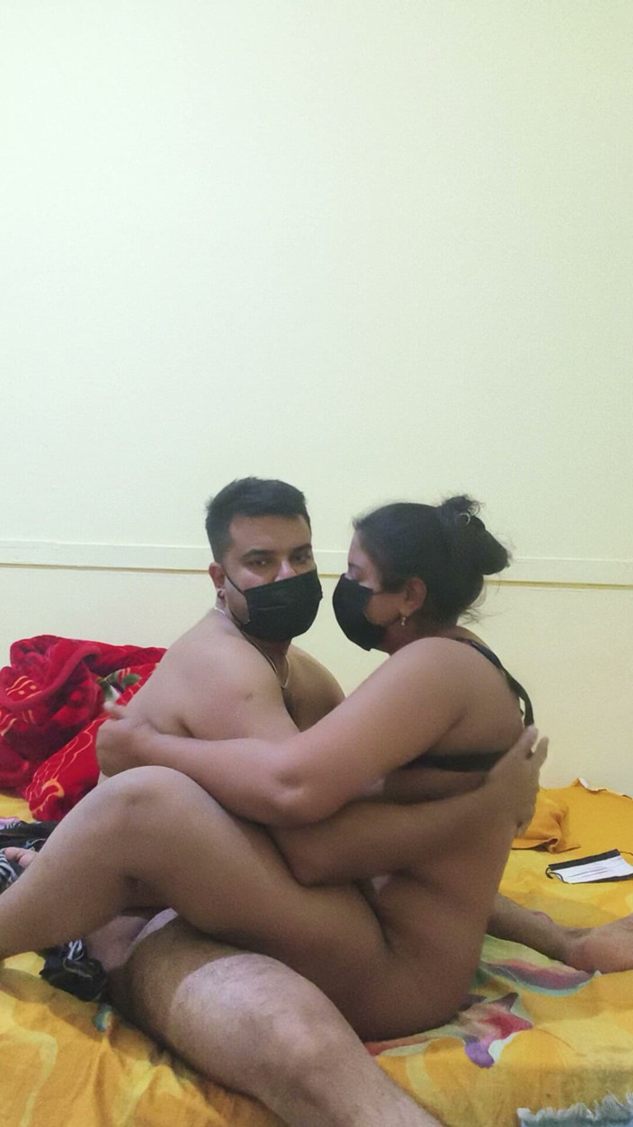 Taniya fox: Desi Couple
