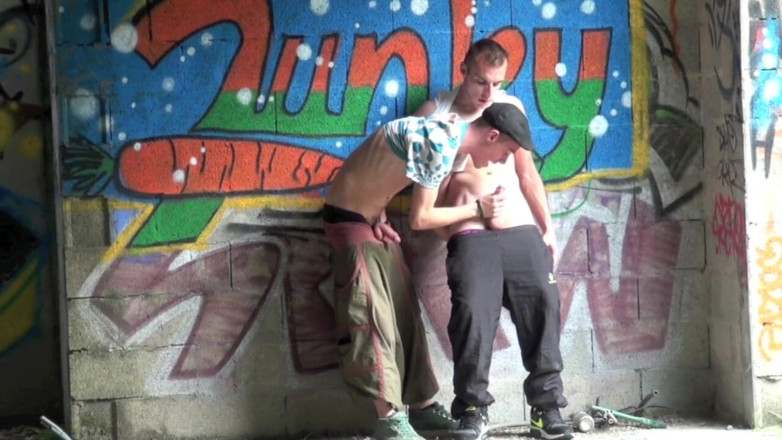 FIRST SEX EXPERIENCE WITH BOY: Yougn gay fucked by straight boy outdoor