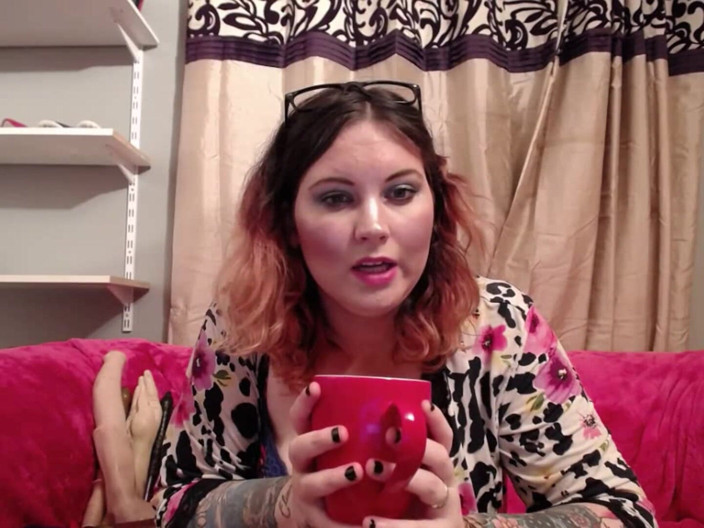 MissFFW: Miss Ffw Loves Crunching Ice Cubes