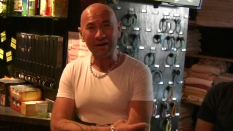 Jess Royan XXX: Geneukt in pub door 2 jongens uit Londen